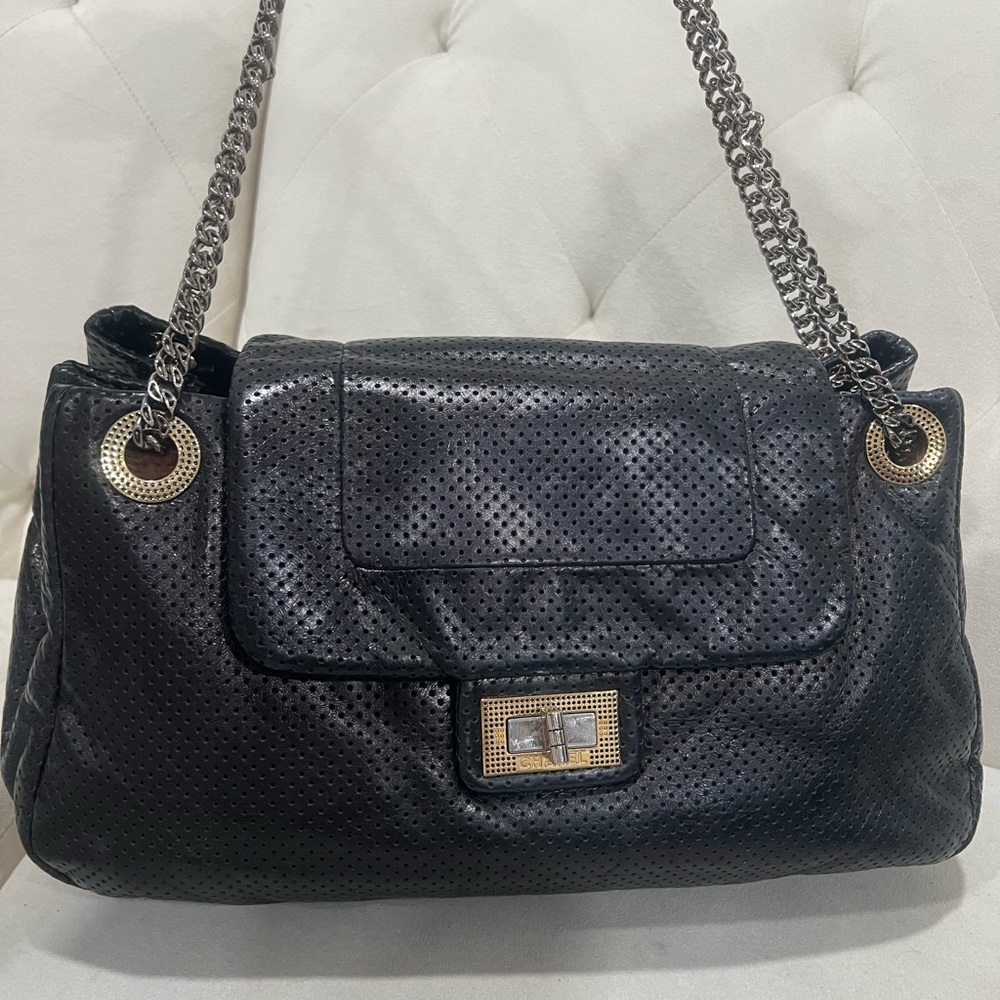 Chanel Perforated Accordion Flap Bag in Black Leather - Picture 3 of 15